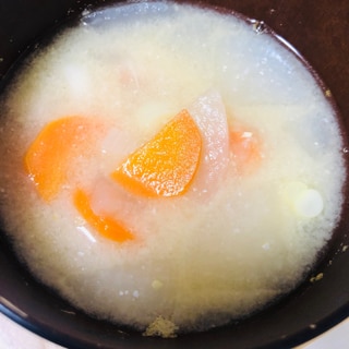 にんじんとカブのお味噌汁